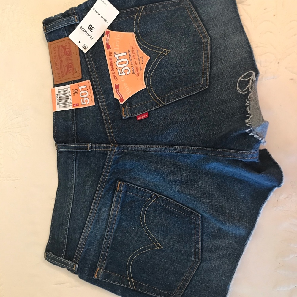 Levi 501 Ladies New Shorts - Picture 2 of 9
